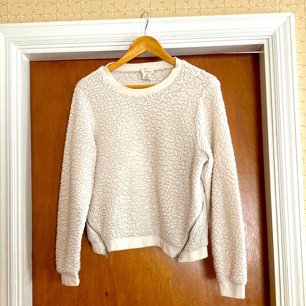 Andrea Jovine size M sweater. Zippers on either side of waist. Well loved.